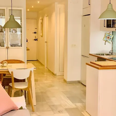 Solana Tulipanes Parking Pool Terrace Фуэнхирола