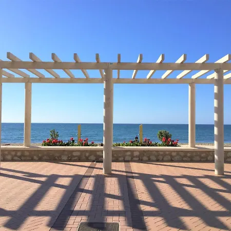 Solana Tulipanes Parking Pool Terrace アパート