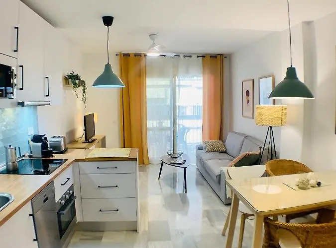 Solana Tulipanes Parking Pool Terrace