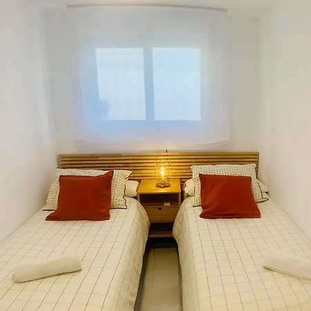 Solana Tulipanes Parking Pool Terrace Фуэнхирола
