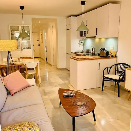 Solana Tulipanes Parking Pool Terrace Апартаменты Фуэнхирола